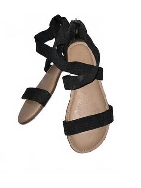 Torrid Sz 7 Wide Width Black Strappy Ankle-Wrap Flat Sandals
